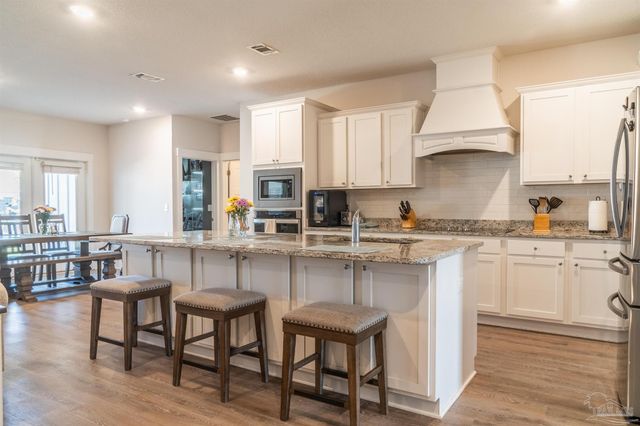 6242 Jenks Dr, Gulf Breeze, FL 32563