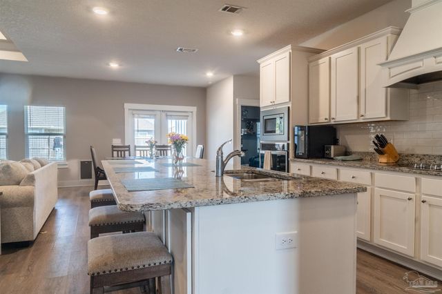 6242 Jenks Dr, Gulf Breeze, FL 32563