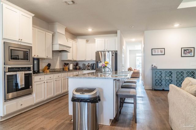 6242 Jenks Dr, Gulf Breeze, FL 32563