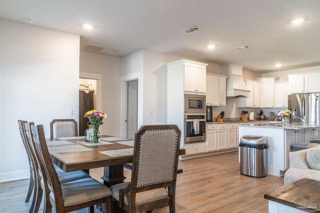 6242 Jenks Dr, Gulf Breeze, FL 32563