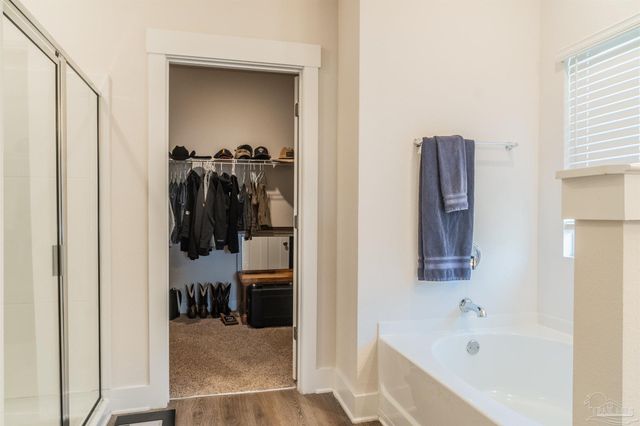 6242 Jenks Dr, Gulf Breeze, FL 32563