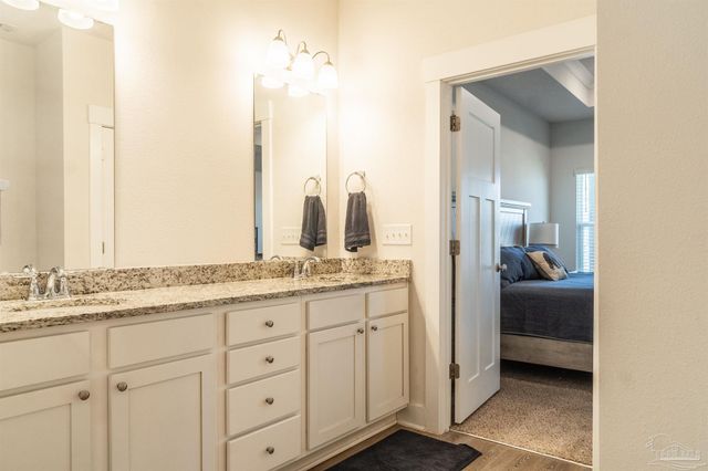 6242 Jenks Dr, Gulf Breeze, FL 32563