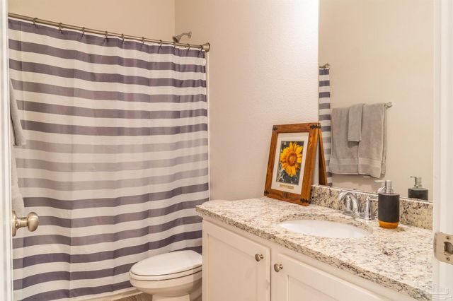 6242 Jenks Dr, Gulf Breeze, FL 32563