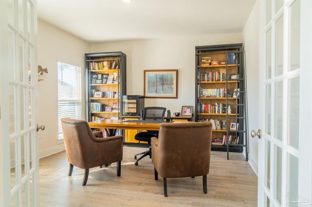 6242 Jenks Dr, Gulf Breeze, FL 32563