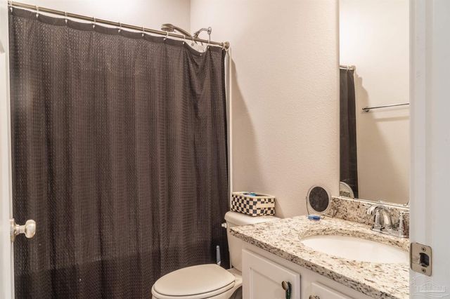 6242 Jenks Dr, Gulf Breeze, FL 32563