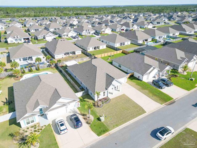 6242 Jenks Dr, Gulf Breeze, FL 32563