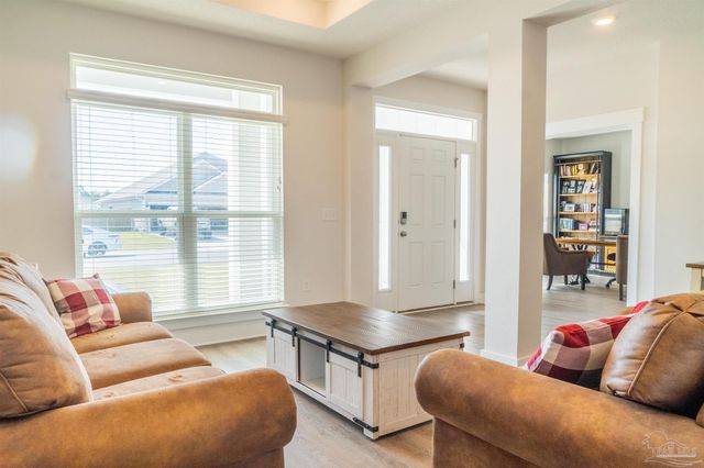 6242 Jenks Dr, Gulf Breeze, FL 32563