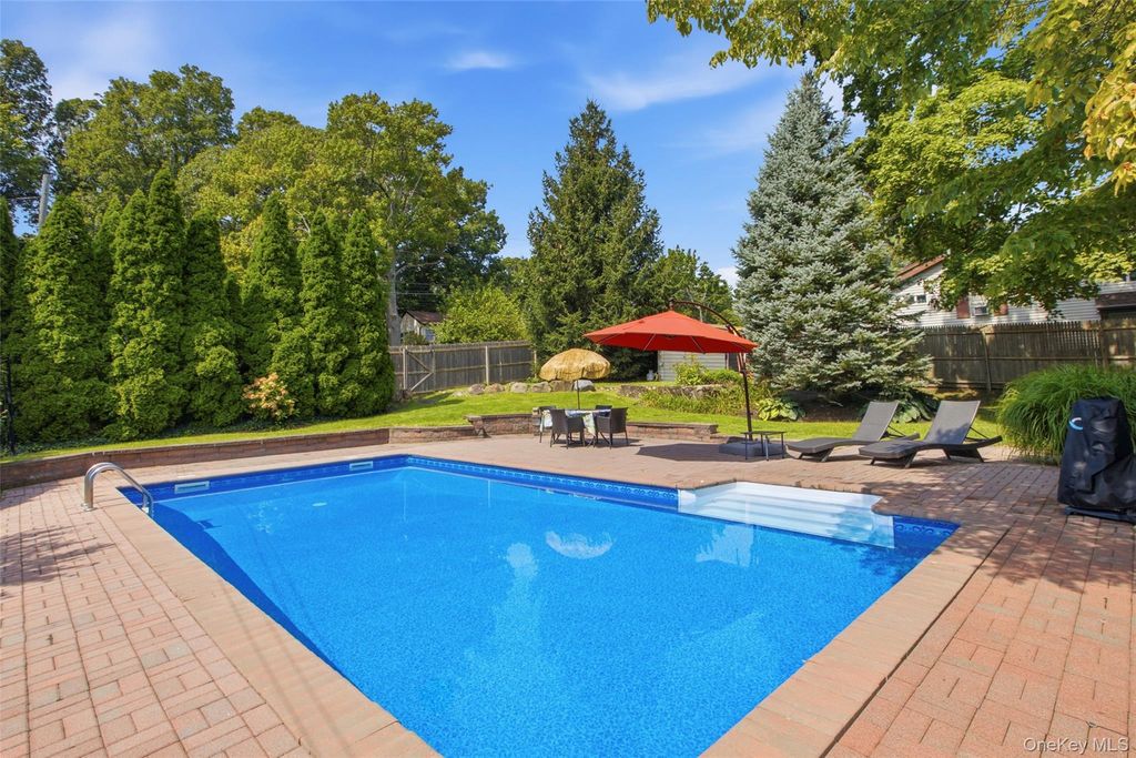 36 Kew Drive, Sound Beach, NY 11789 — photo 5
