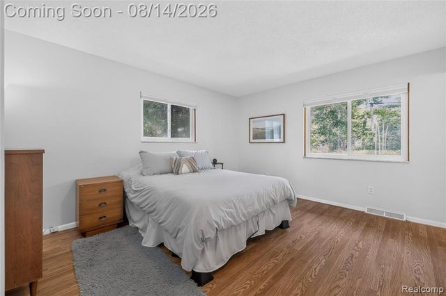 25155 Dallas Court, Grosse Ile, MI 48138