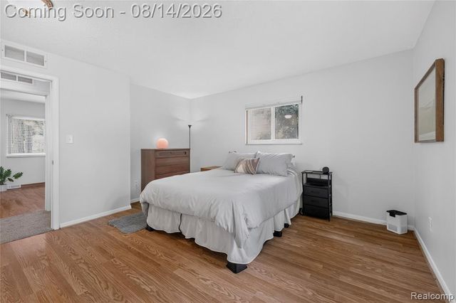 25155 Dallas Court, Grosse Ile, MI 48138