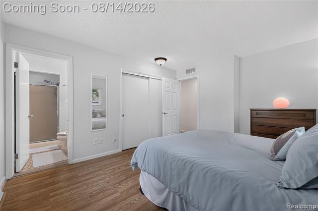 25155 Dallas Court, Grosse Ile, MI 48138