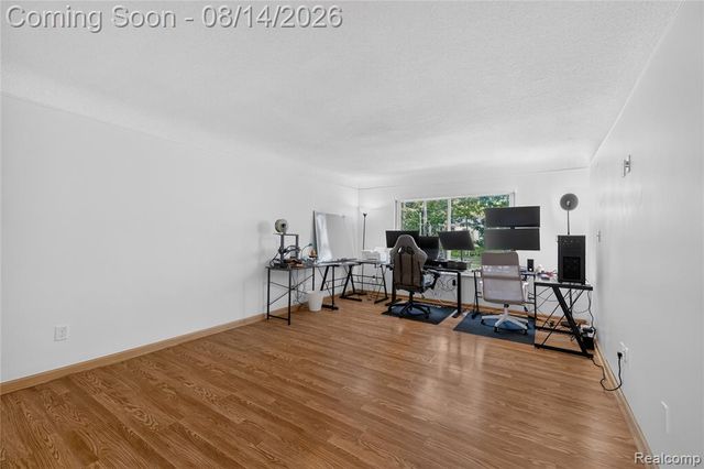 25155 Dallas Court, Grosse Ile, MI 48138