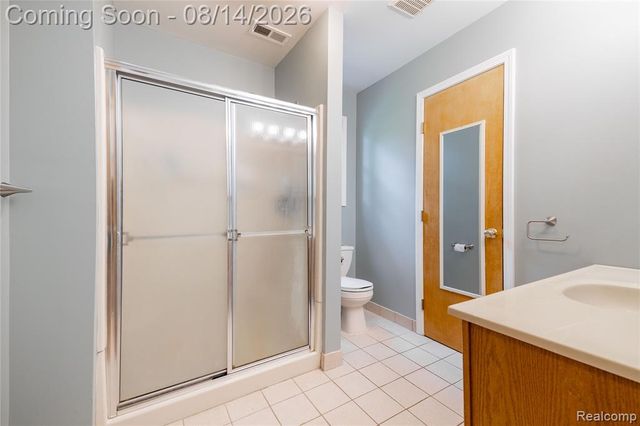 25155 Dallas Court, Grosse Ile, MI 48138