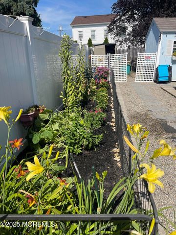 87 Church Street, Keyport, NJ 07735