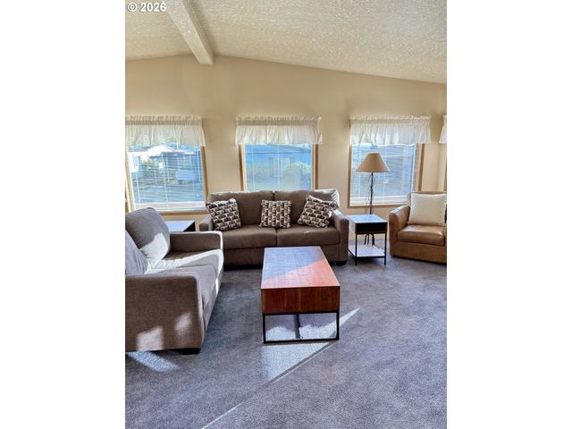 17401 Se 39TH St, Vancouver, WA 98683