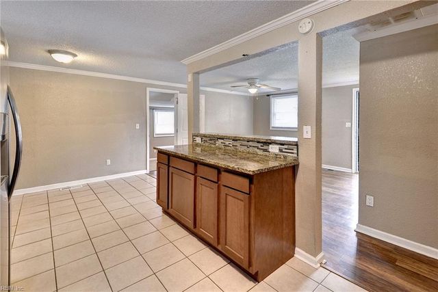 1926 Demetro DR, Hampton, VA 23663
