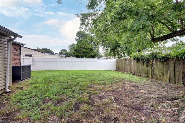 1926 Demetro DR, Hampton, VA 23663