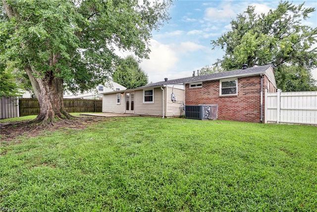 1926 Demetro DR, Hampton, VA 23663