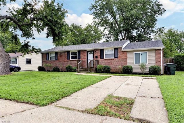 1926 Demetro DR, Hampton, VA 23663