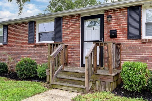 1926 Demetro DR, Hampton, VA 23663