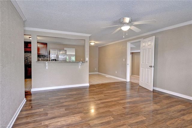 1926 Demetro DR, Hampton, VA 23663