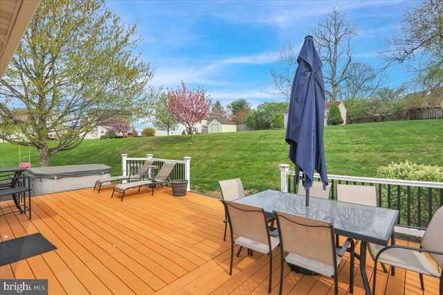 6 LAUREL WOODS DR, Reading, PA 19607