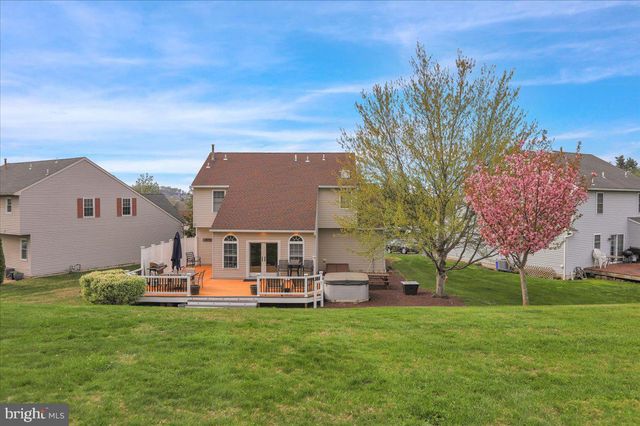 6 LAUREL WOODS DR, Reading, PA 19607