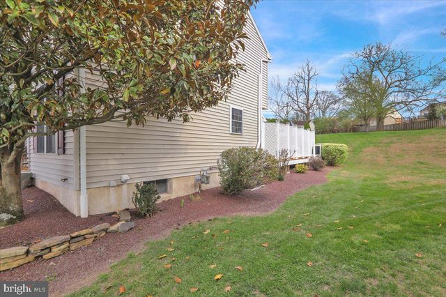 6 LAUREL WOODS DR, Reading, PA 19607