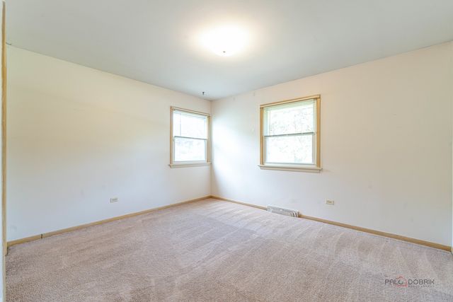 3615 Grandmore Avenue, Gurnee, IL 60031