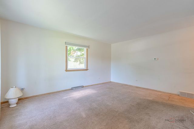 3615 Grandmore Avenue, Gurnee, IL 60031