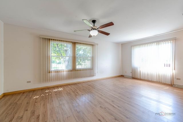 3615 Grandmore Avenue, Gurnee, IL 60031