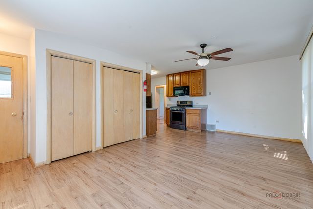 3615 Grandmore Avenue, Gurnee, IL 60031