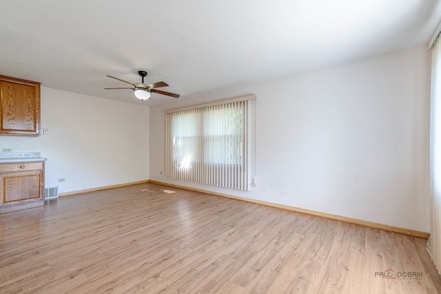 3615 Grandmore Avenue, Gurnee, IL 60031
