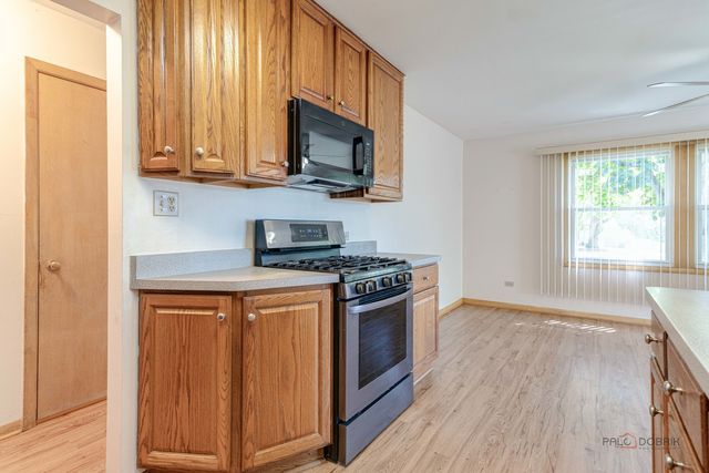 3615 Grandmore Avenue, Gurnee, IL 60031