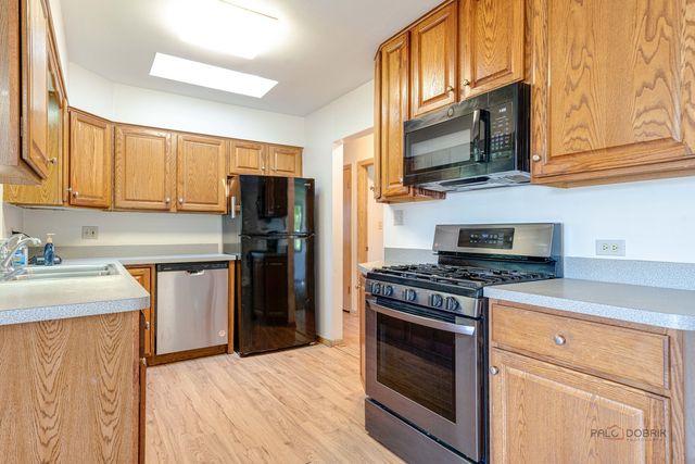 3615 Grandmore Avenue, Gurnee, IL 60031