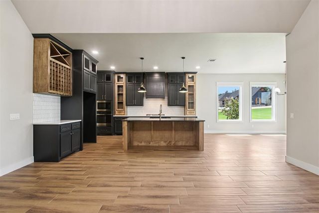 10849 Turkey Trot Trail, Guthrie, OK 73044