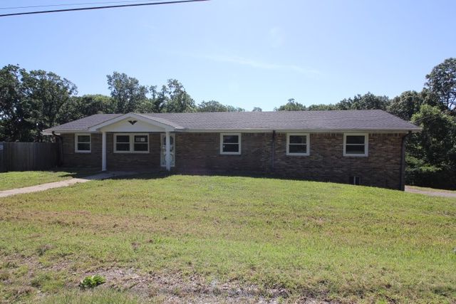 310 Dogwood Dr, Erin, TN 37061