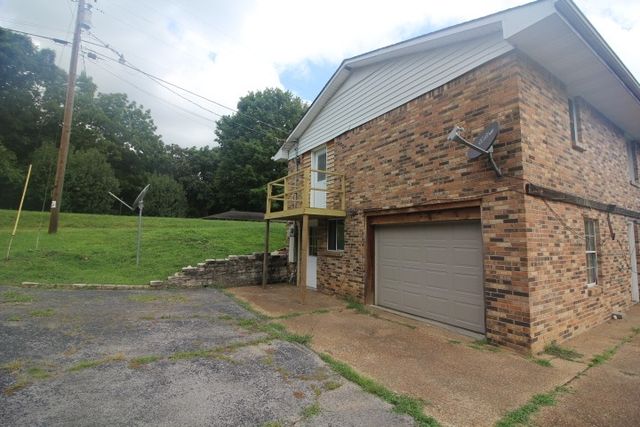 310 Dogwood Dr, Erin, TN 37061