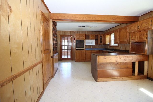 310 Dogwood Dr, Erin, TN 37061