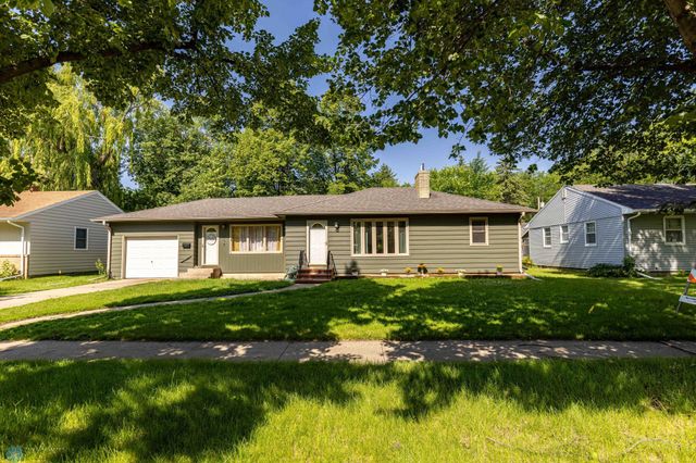 1407 13th Street S, Moorhead, MN 56560
