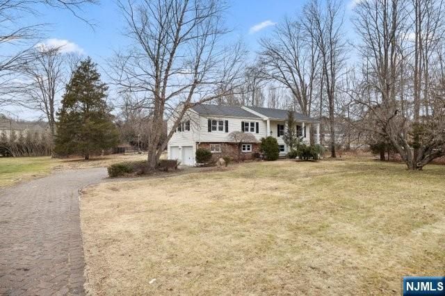 373 Saddle River Road, Upper Saddle River, NJ 07458