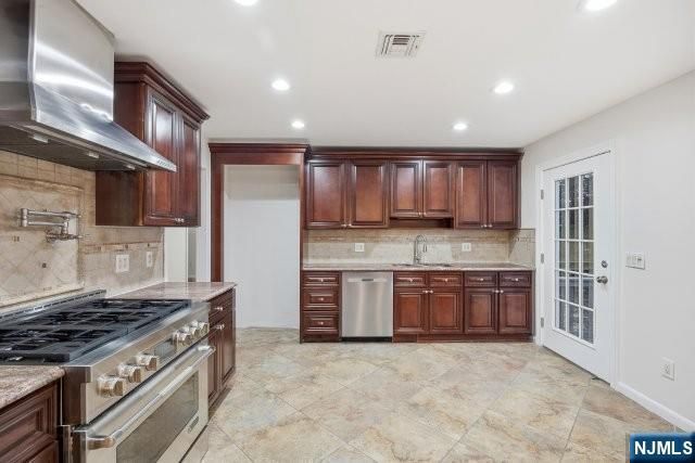 373 Saddle River Road, Upper Saddle River, NJ 07458