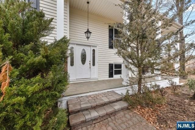 373 Saddle River Road, Upper Saddle River, NJ 07458