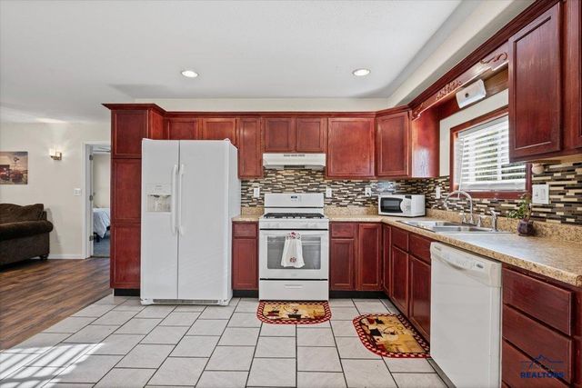 8063 BLUCKSBERG DR, Sturgis, SD 57785