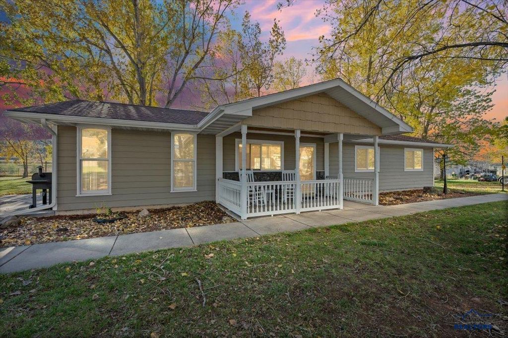 8063 BLUCKSBERG DR, Sturgis, SD 57785