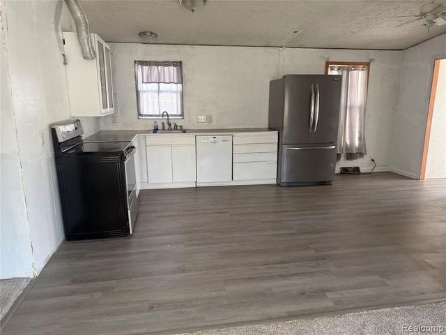 100 Riverview Circle, Saline, MI 48176