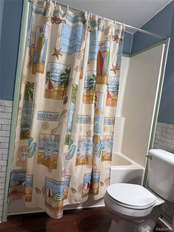 100 Riverview Circle, Saline, MI 48176