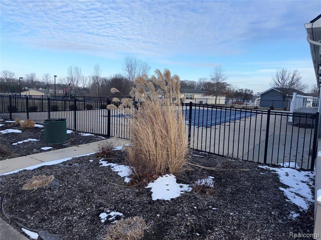 100 Riverview Circle, Saline, MI 48176