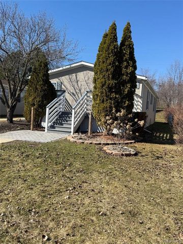 100 Riverview Circle, Saline, MI 48176