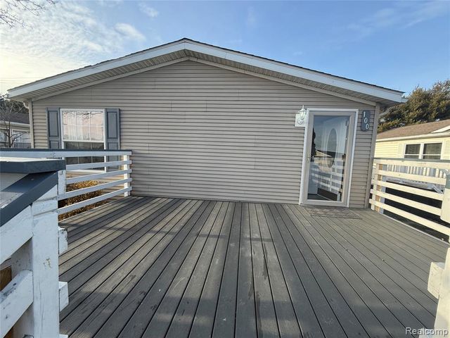 100 Riverview Circle, Saline, MI 48176